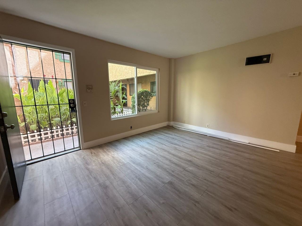 4122 Marlborough Ave #8 - Photo 4 of 28