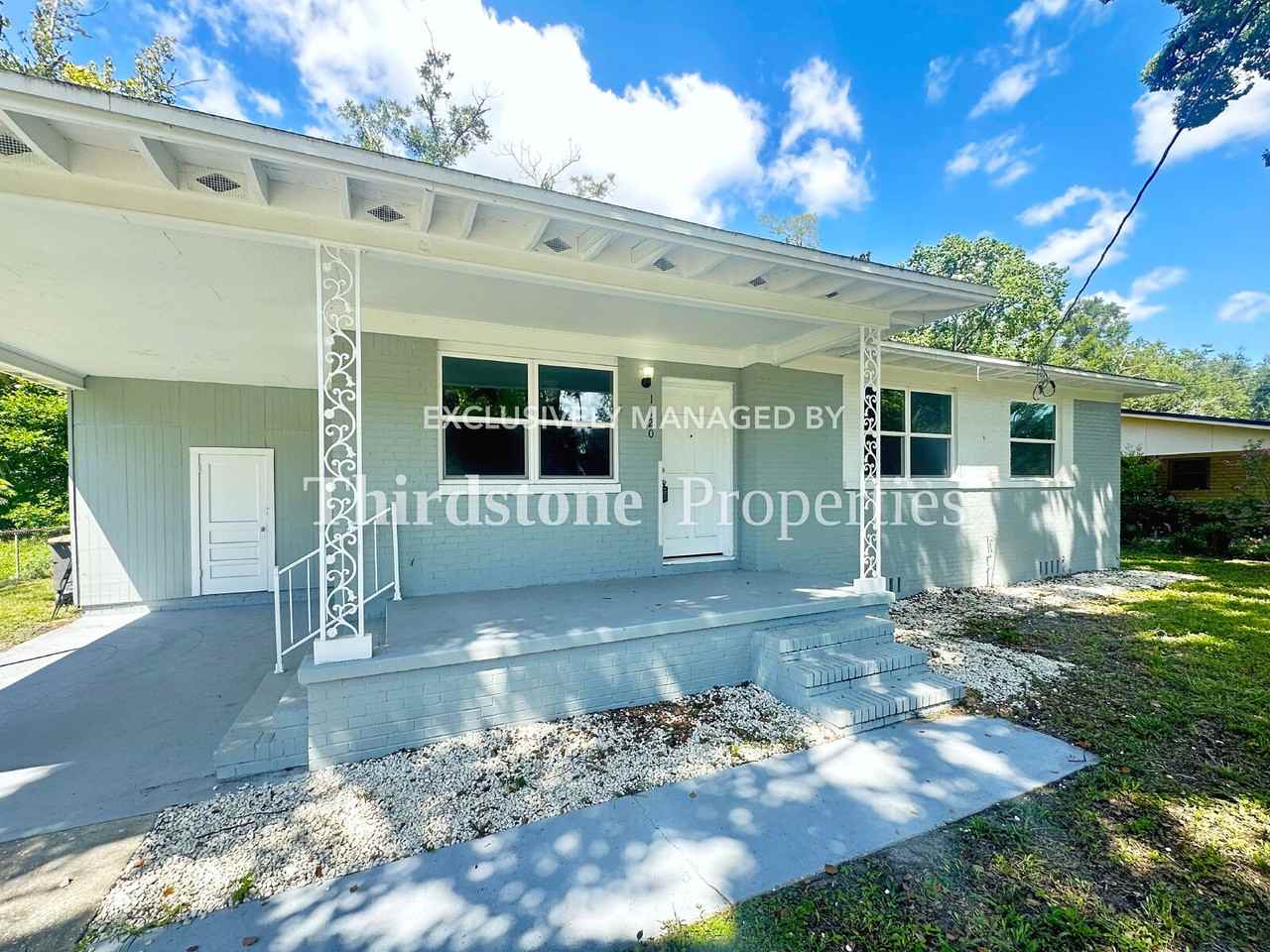 1120 Skye Dr E - Photo 3 of 31