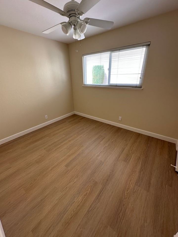 1983 Park Ave - Photo 6 of 8