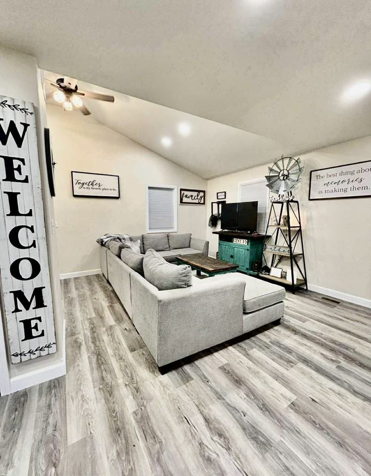 407 W 13th St #NA - Photo 2 of 20