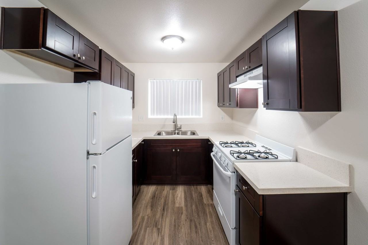 1051 Law St - Photo 3 of 11