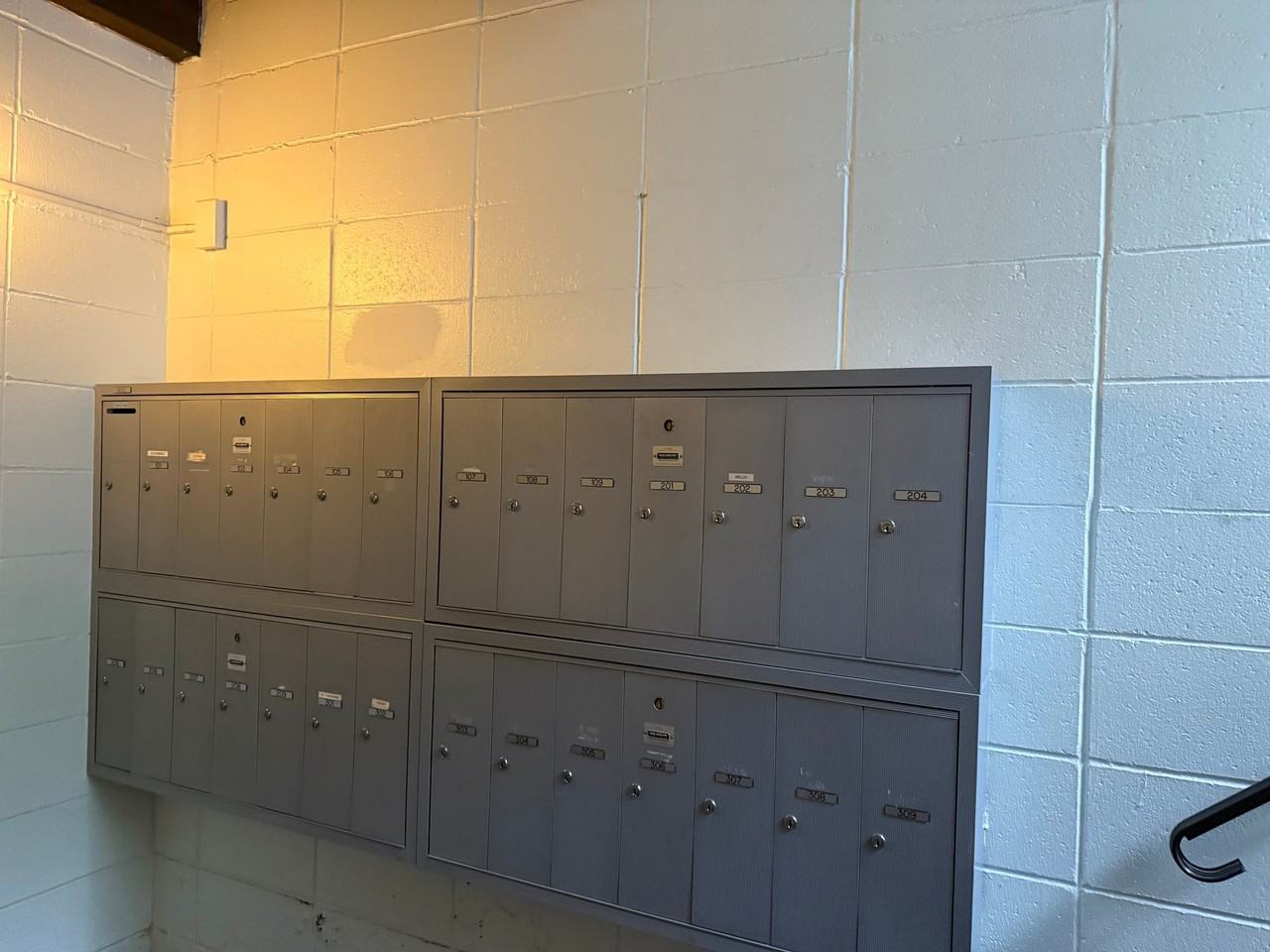 3720 West 32nd Street - Photo 3 of 16