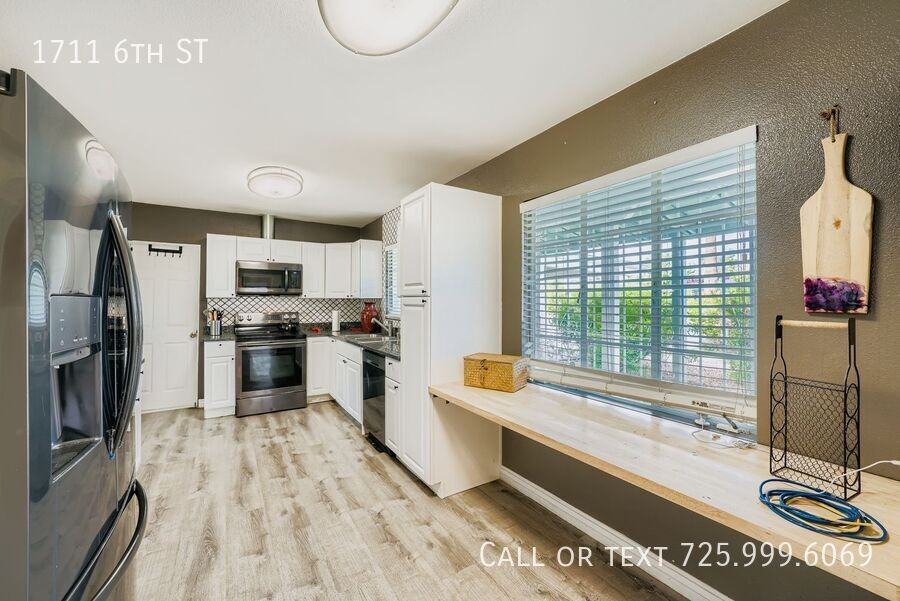 1711 S 6th St - Photo 5 of 24