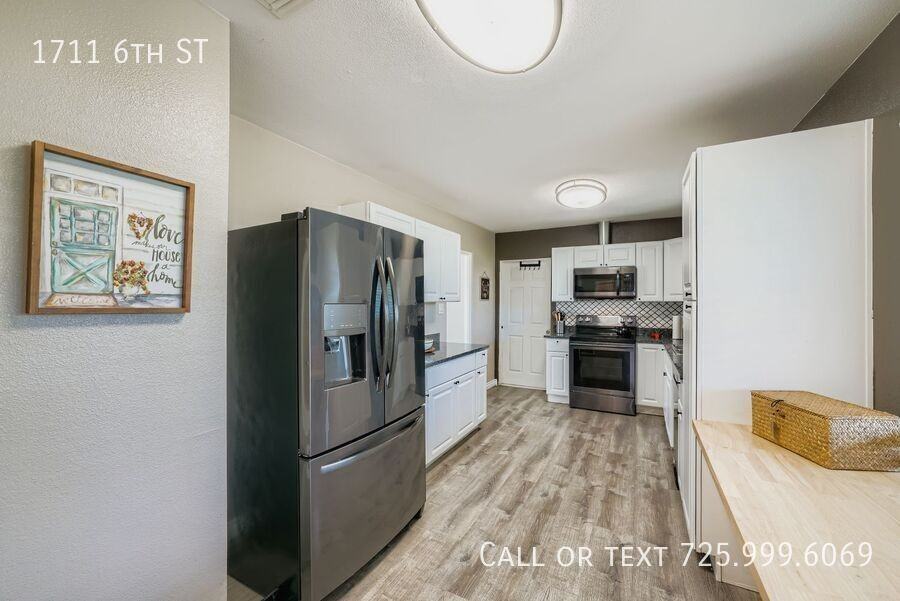 1711 S 6th St - Photo 6 of 24