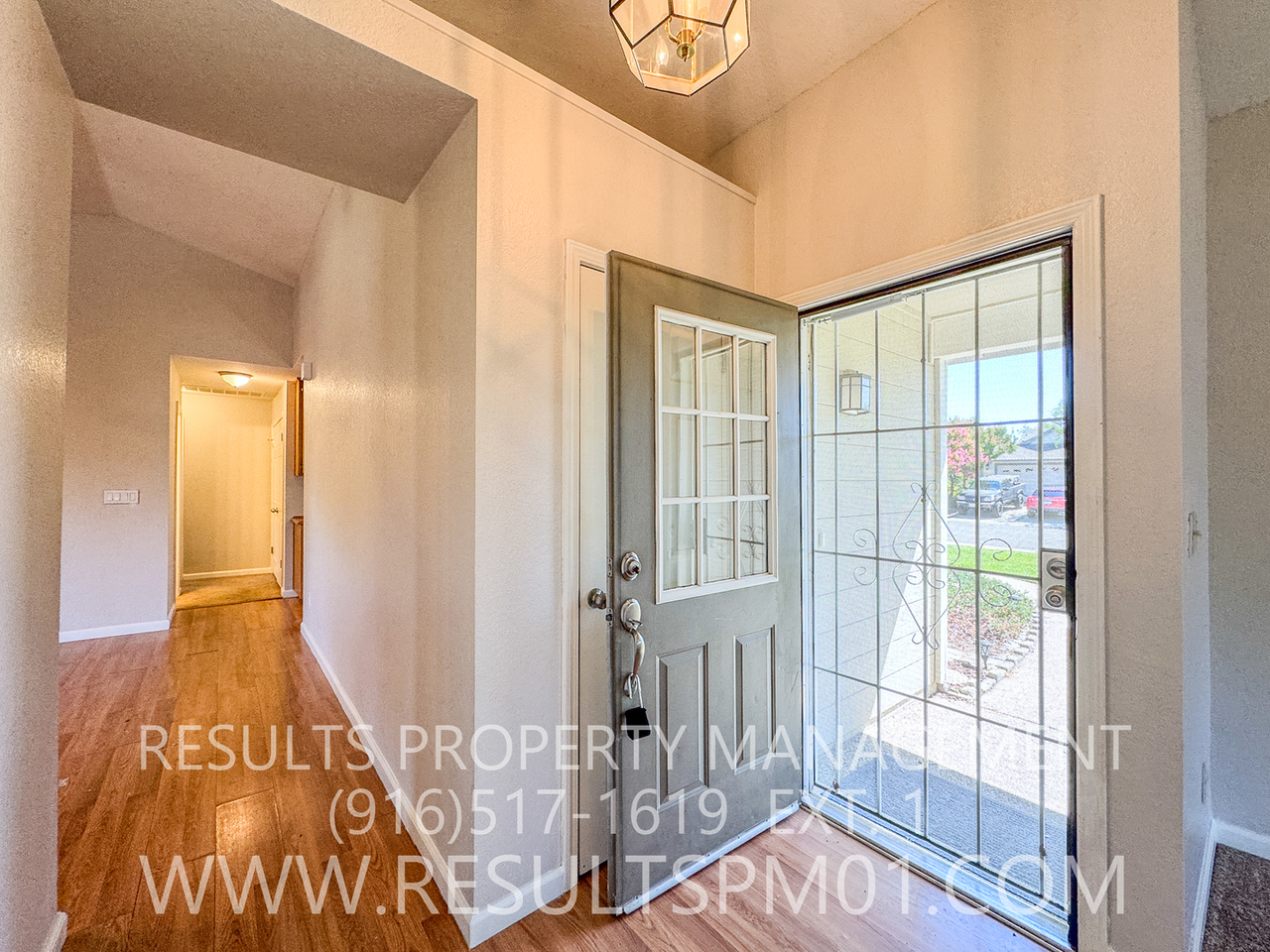 5401 Ash Ct - Photo 4 of 33