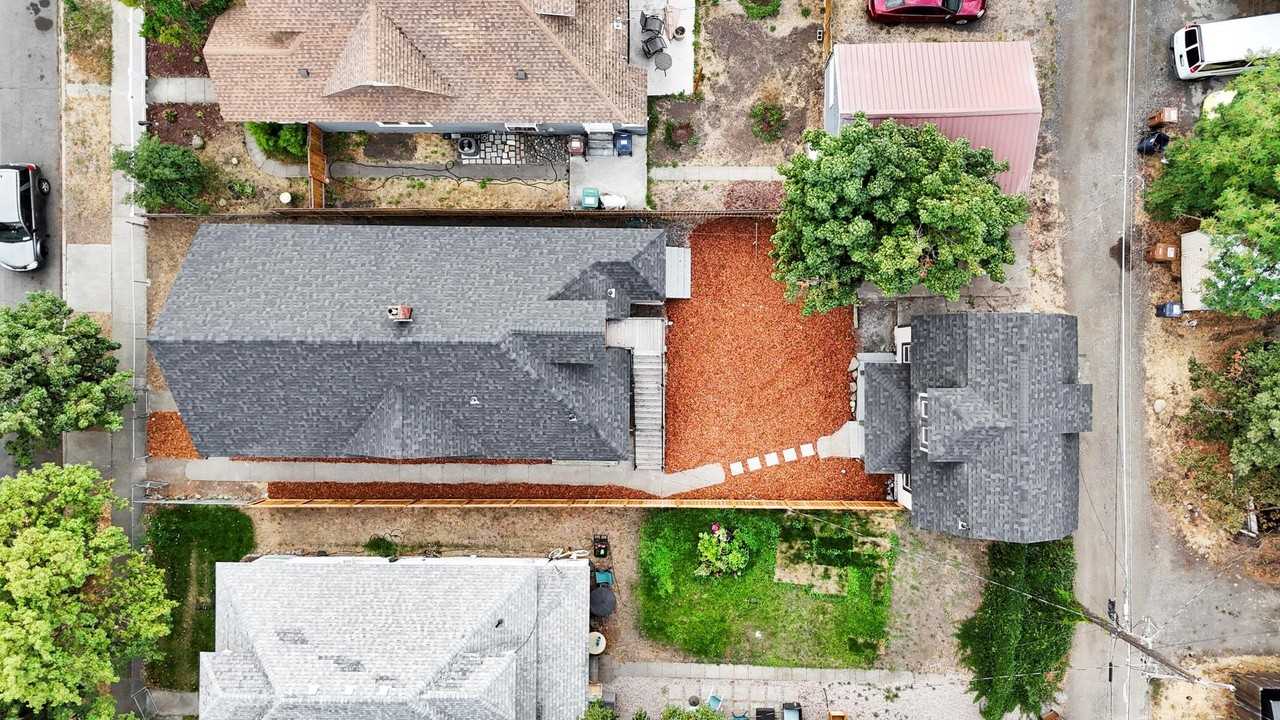 2016 W Gardner Ave - Photo 2 of 20