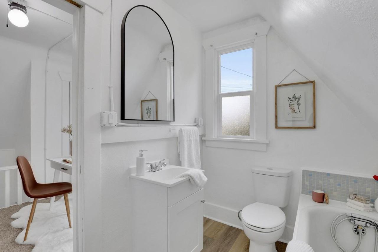 2016 W Gardner Ave - Photo 7 of 20