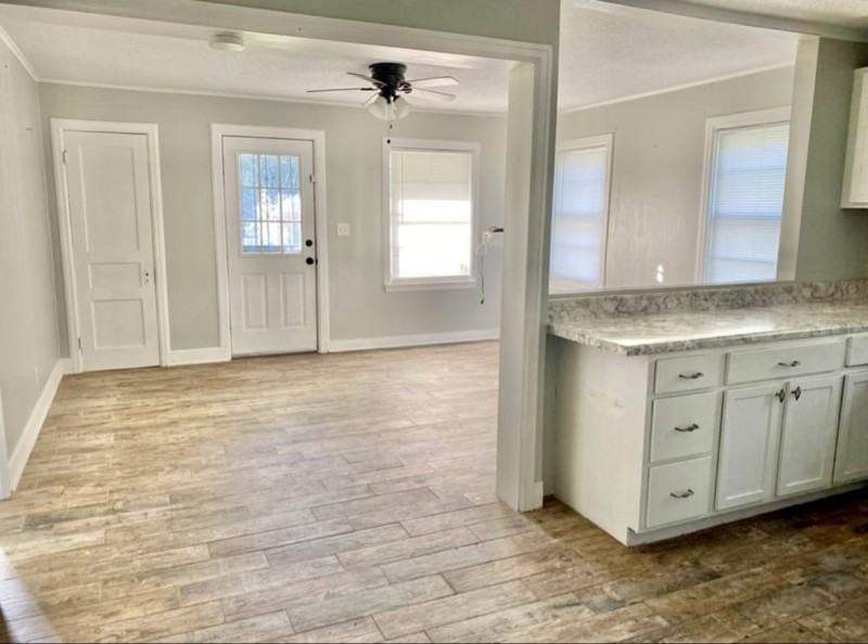 114 Marvin St - Photo 3 of 14