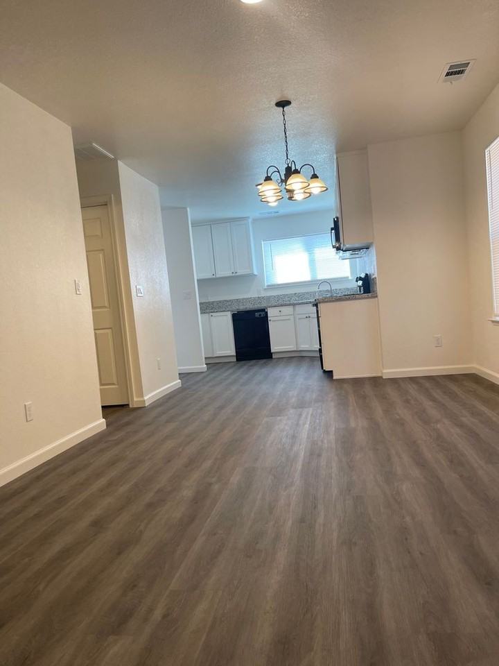 573 Lincoln Ave #A - Photo 3 of 26