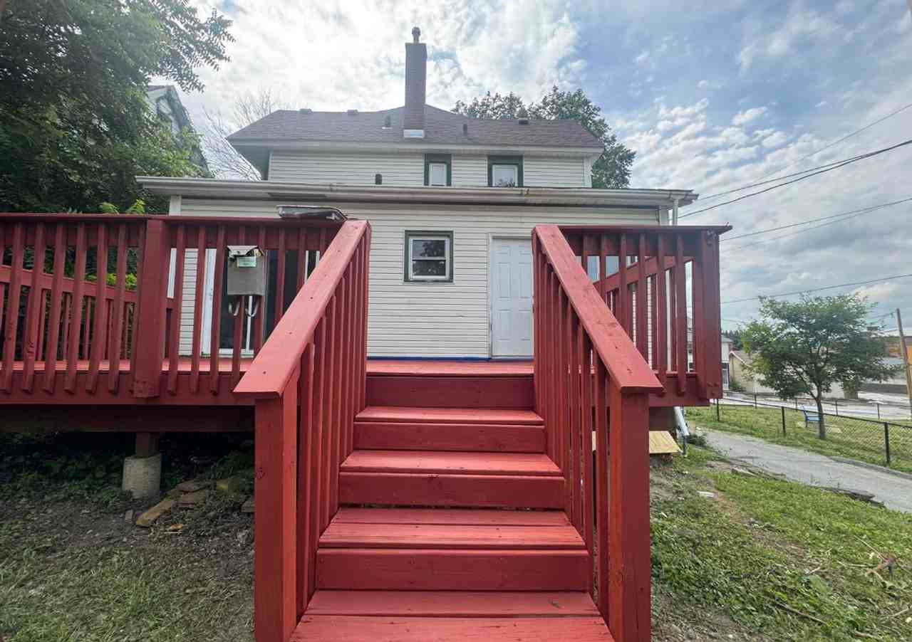 816 15th St - Photo 2 of 20