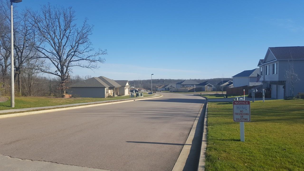 118 Brush Creek Pkwy - Photo 2 of 50