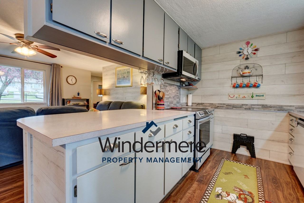4323 Rhododendron Dr - Photo 4 of 25