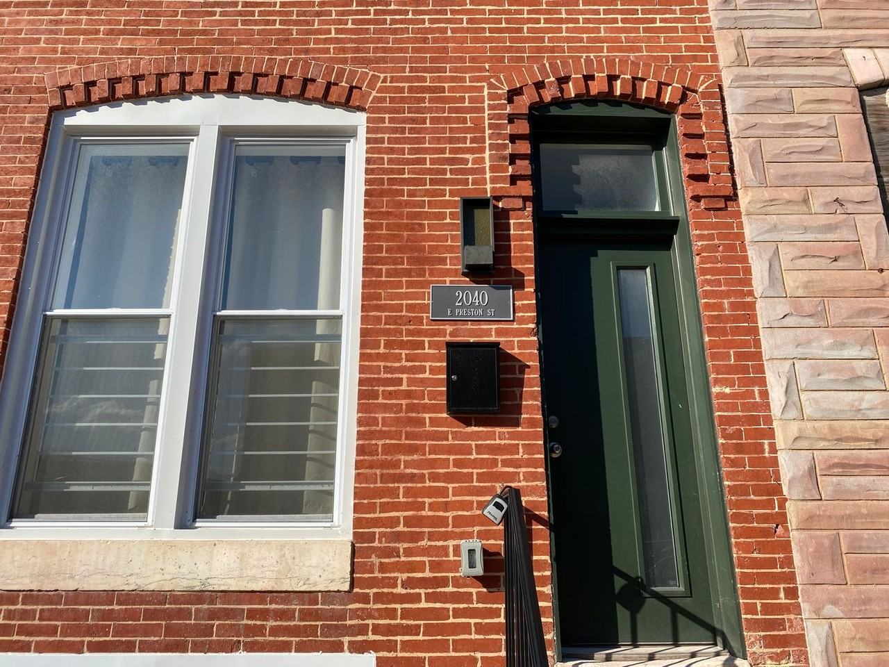 2040 E Preston St - Photo 2 of 24