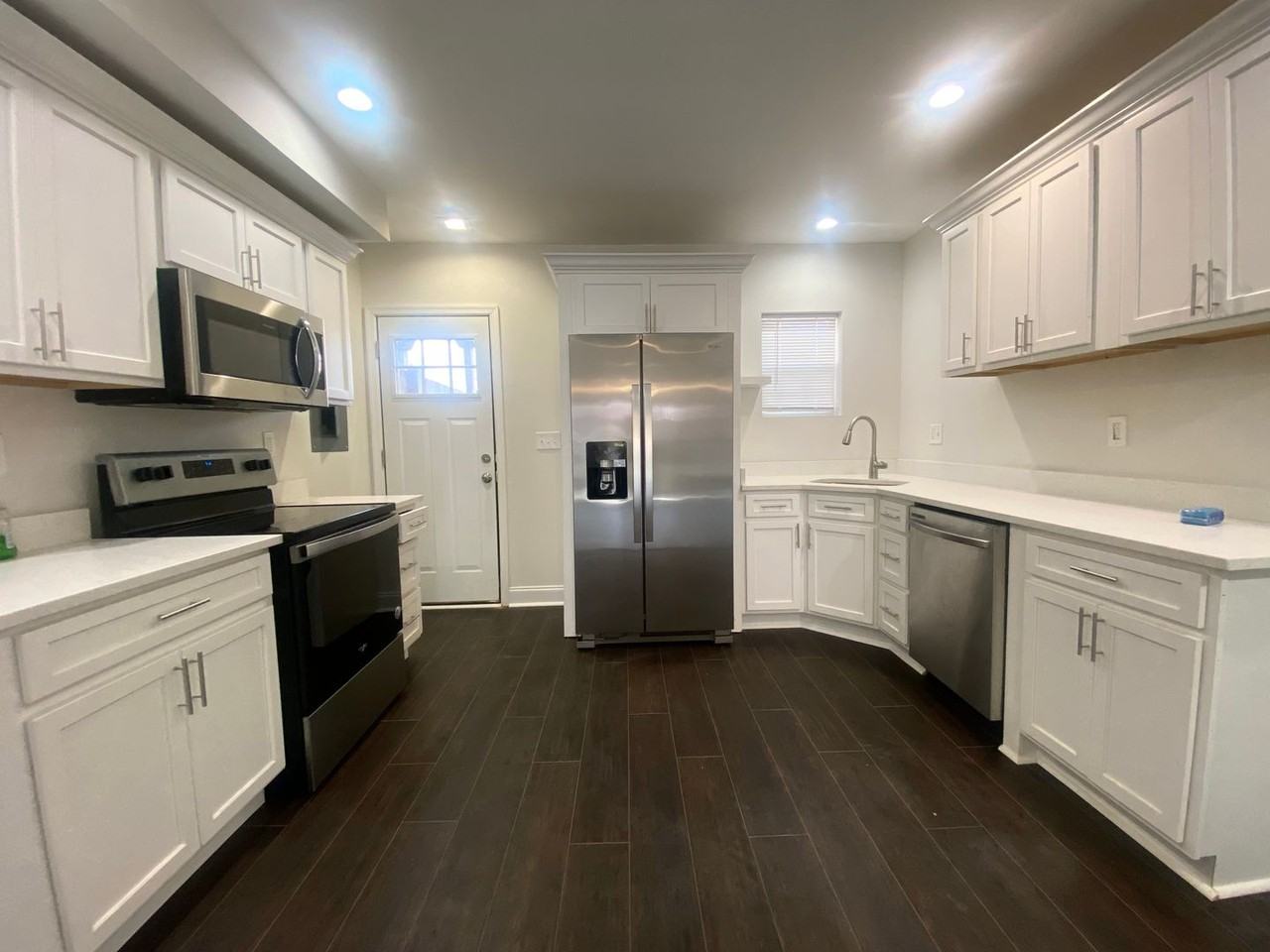 2040 E Preston St - Photo 7 of 24