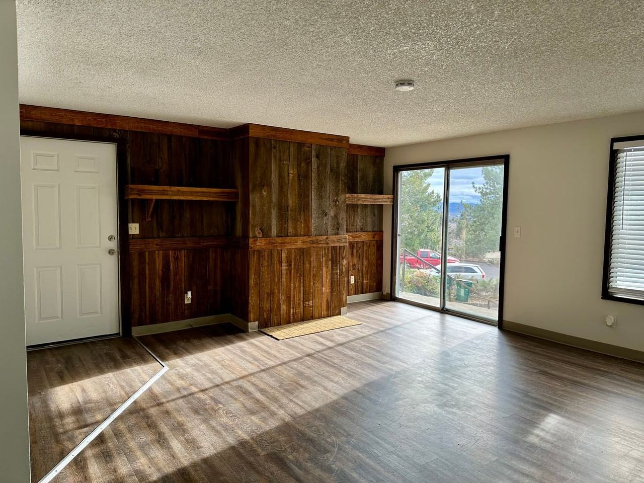 1835 Dawn Ct - Photo 2 of 14