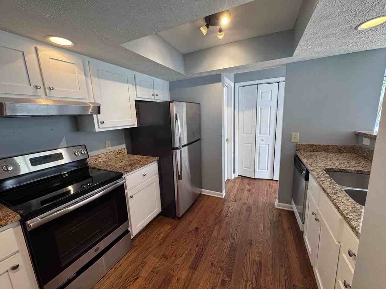 5720 Brentwood Meadows Cir - Photo 5 of 23