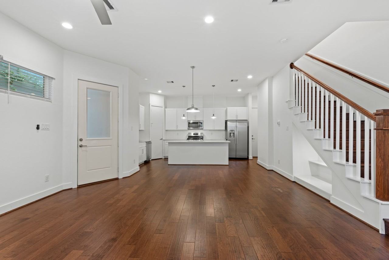 847 Rachel St - Photo 5 of 37