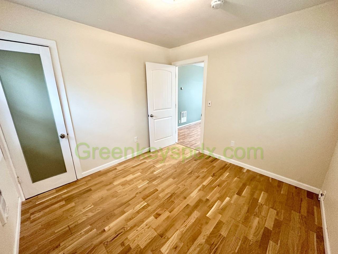 5434 Se 20th Ave - Photo 2 of 22
