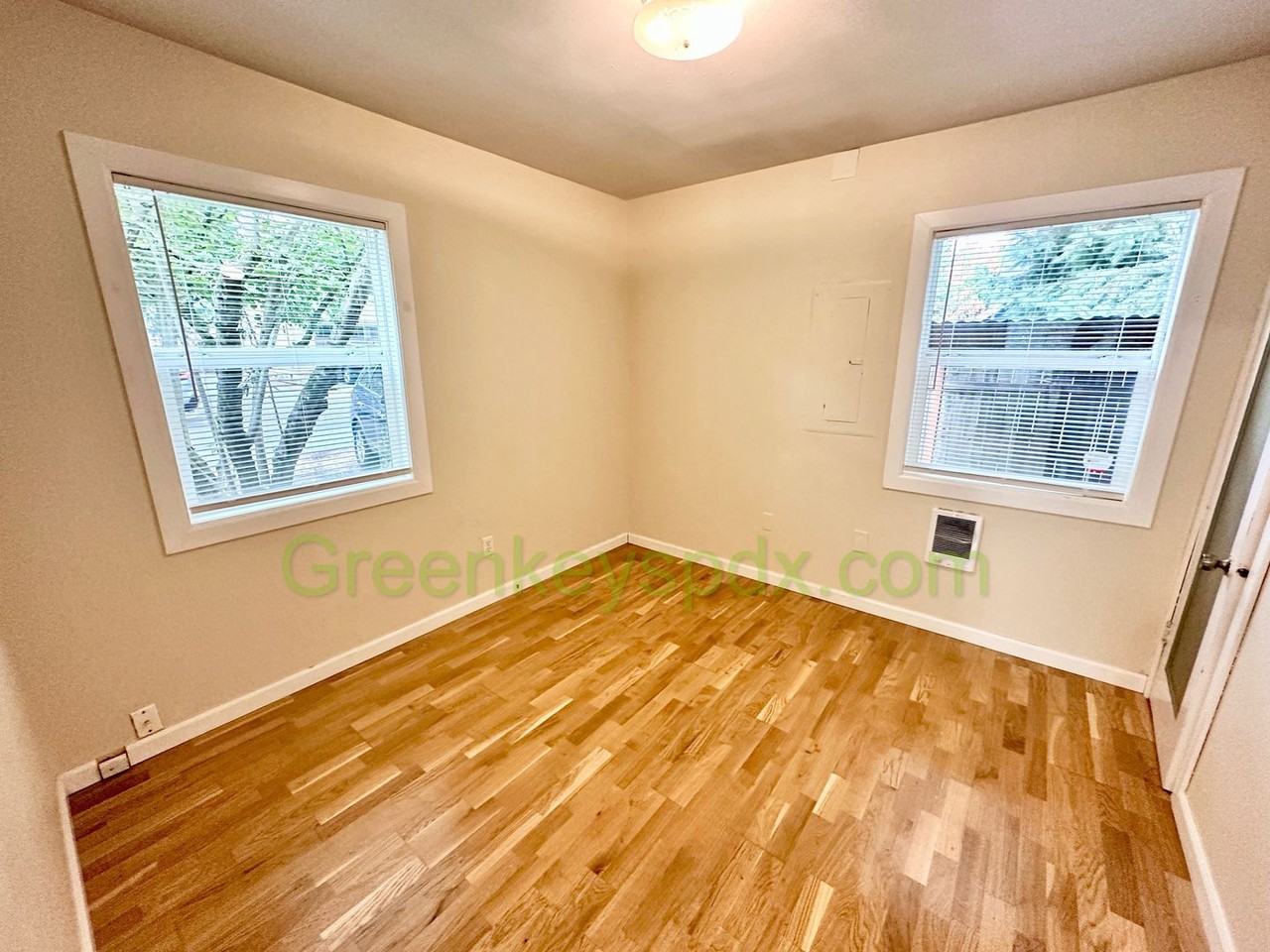 5434 Se 20th Ave - Photo 3 of 22