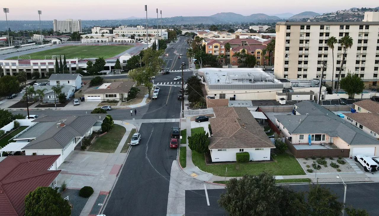 5071-5073 55th St - Photo 5 of 14