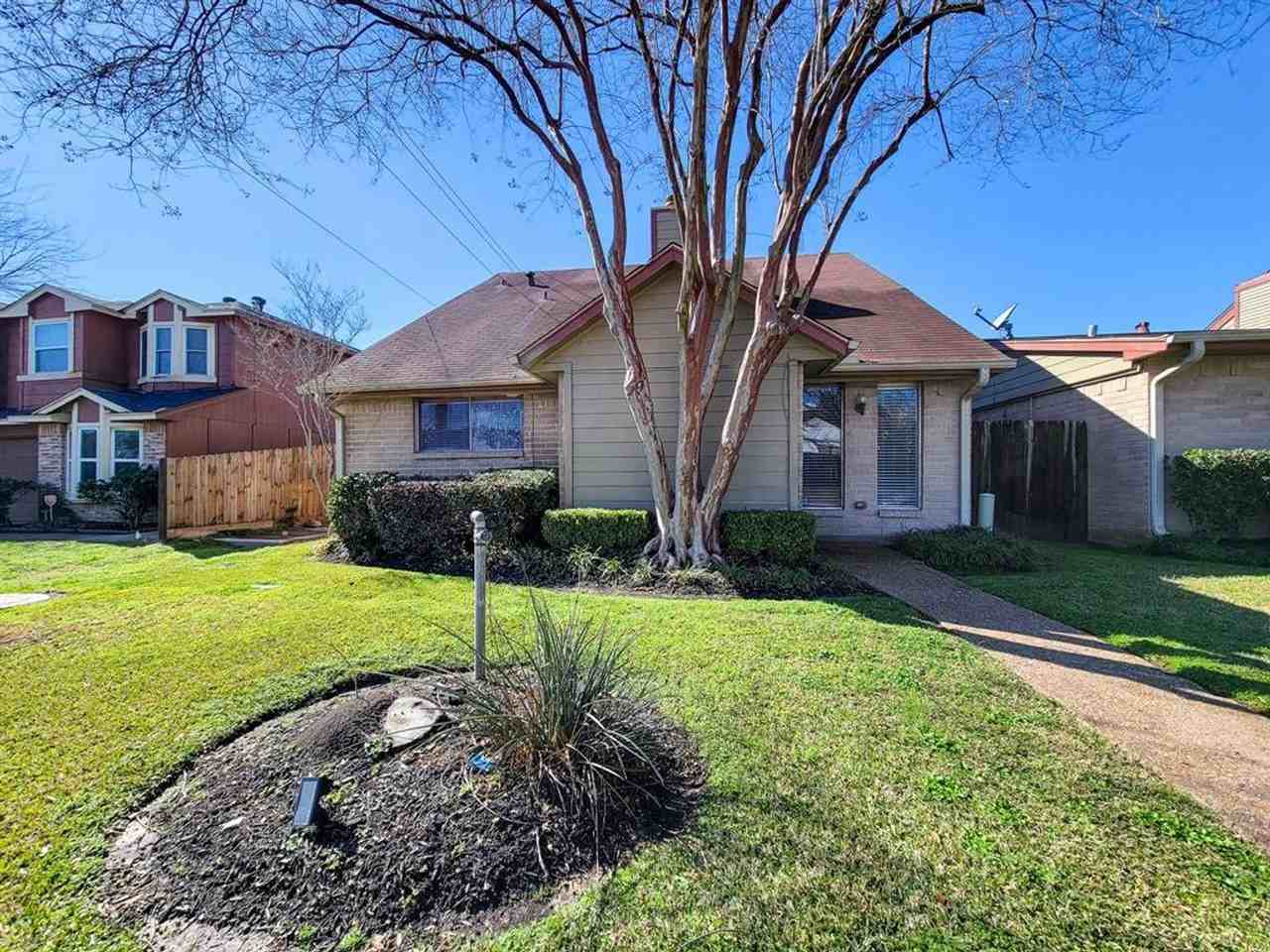 12404 Riva Ridge Ln - Photo 3 of 7