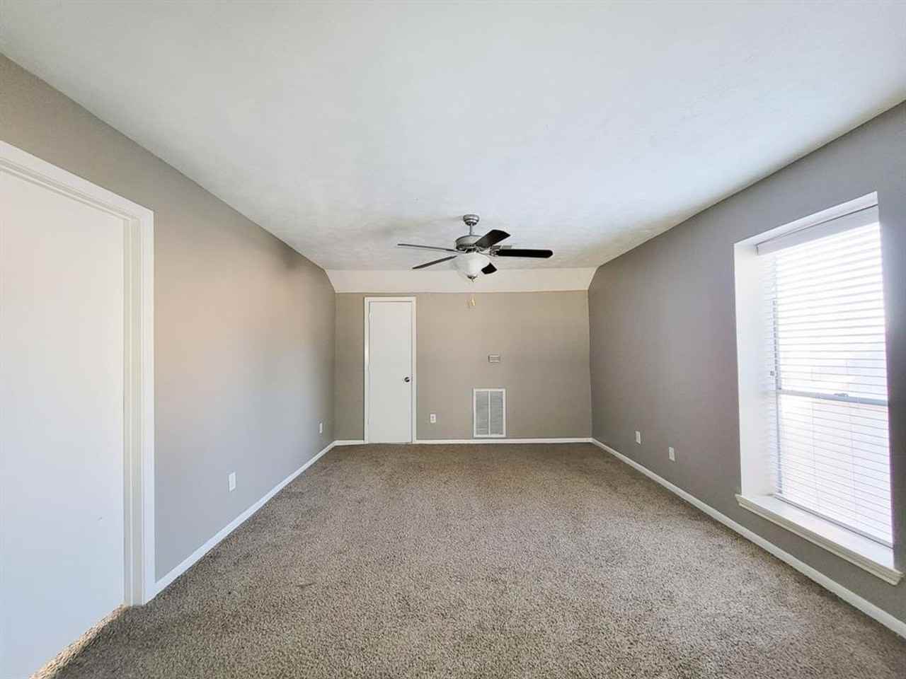 12404 Riva Ridge Ln - Photo 6 of 7