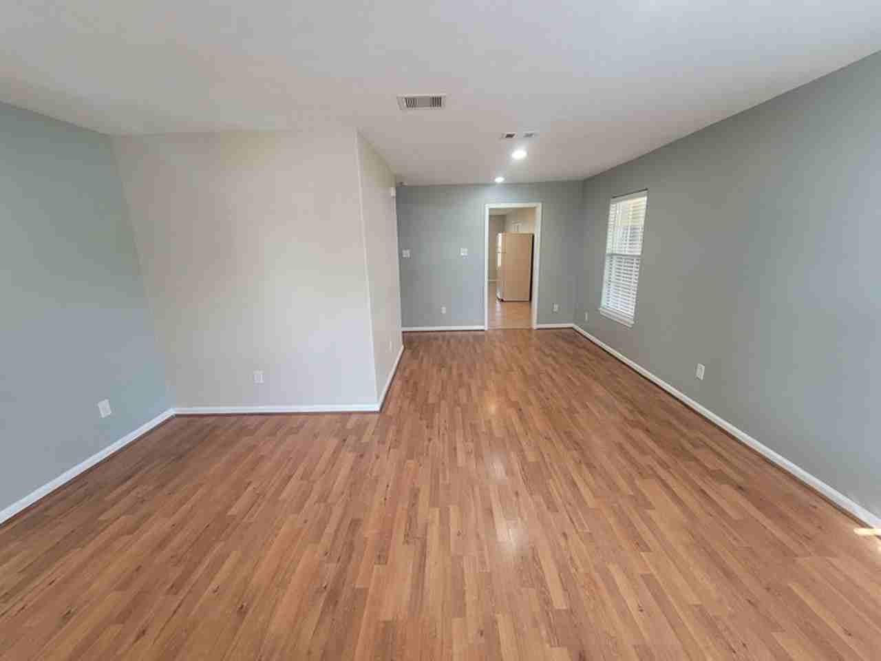 1523 Campbell Ln - Photo 3 of 19