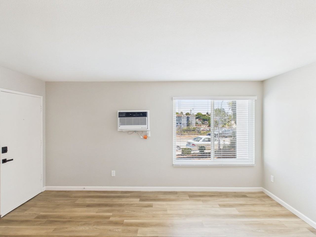 NNP - 3752 Nile Street - Photo 3 of 19