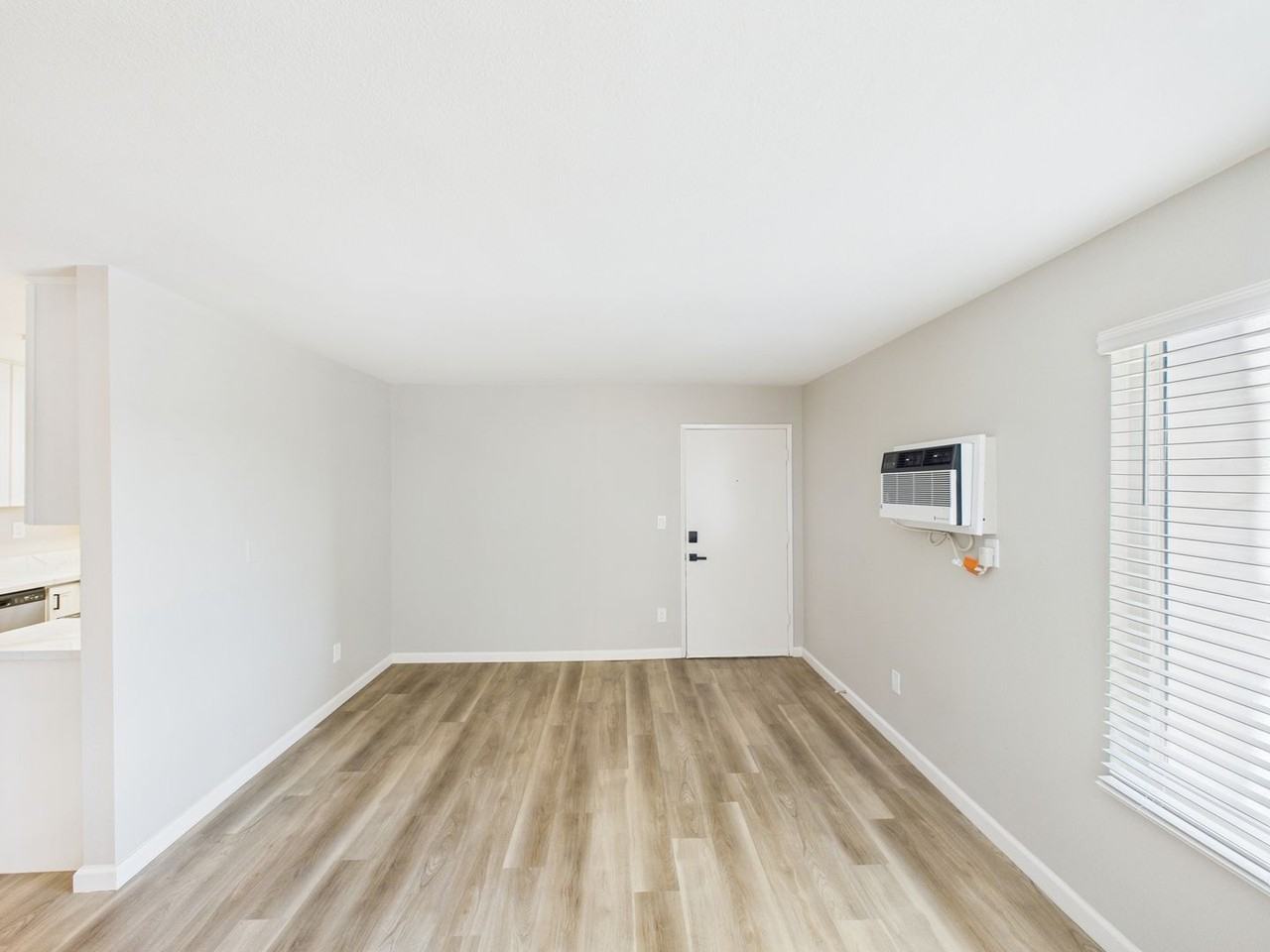 NNP - 3752 Nile Street - Photo 5 of 19