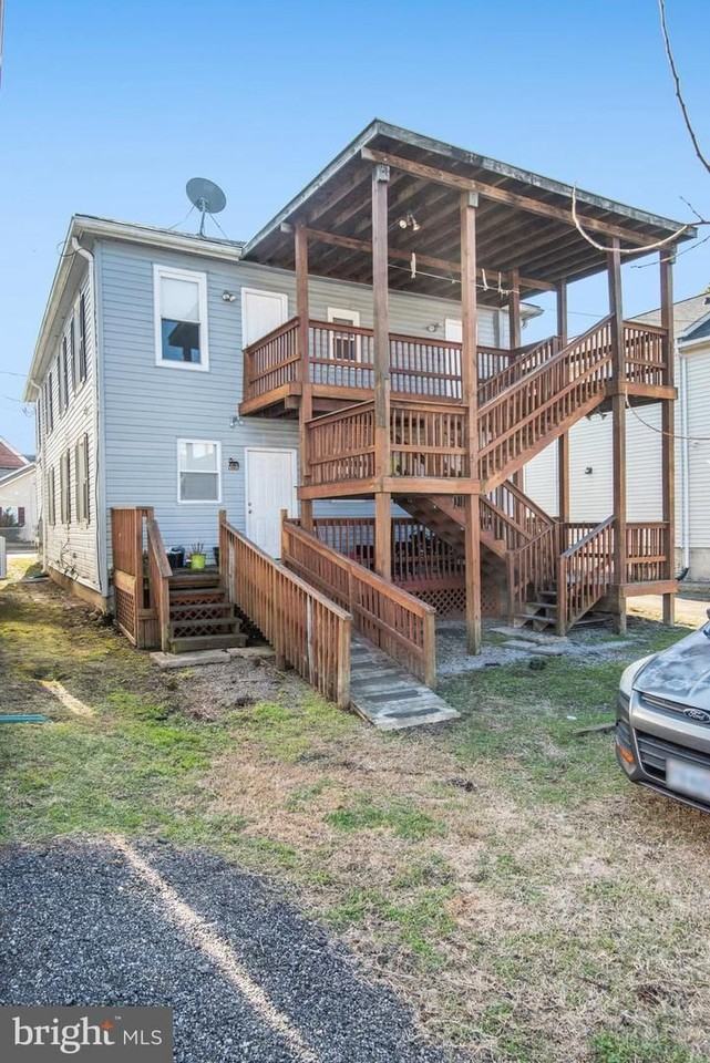 281 4th Ave #102 - Photo 2 of 11