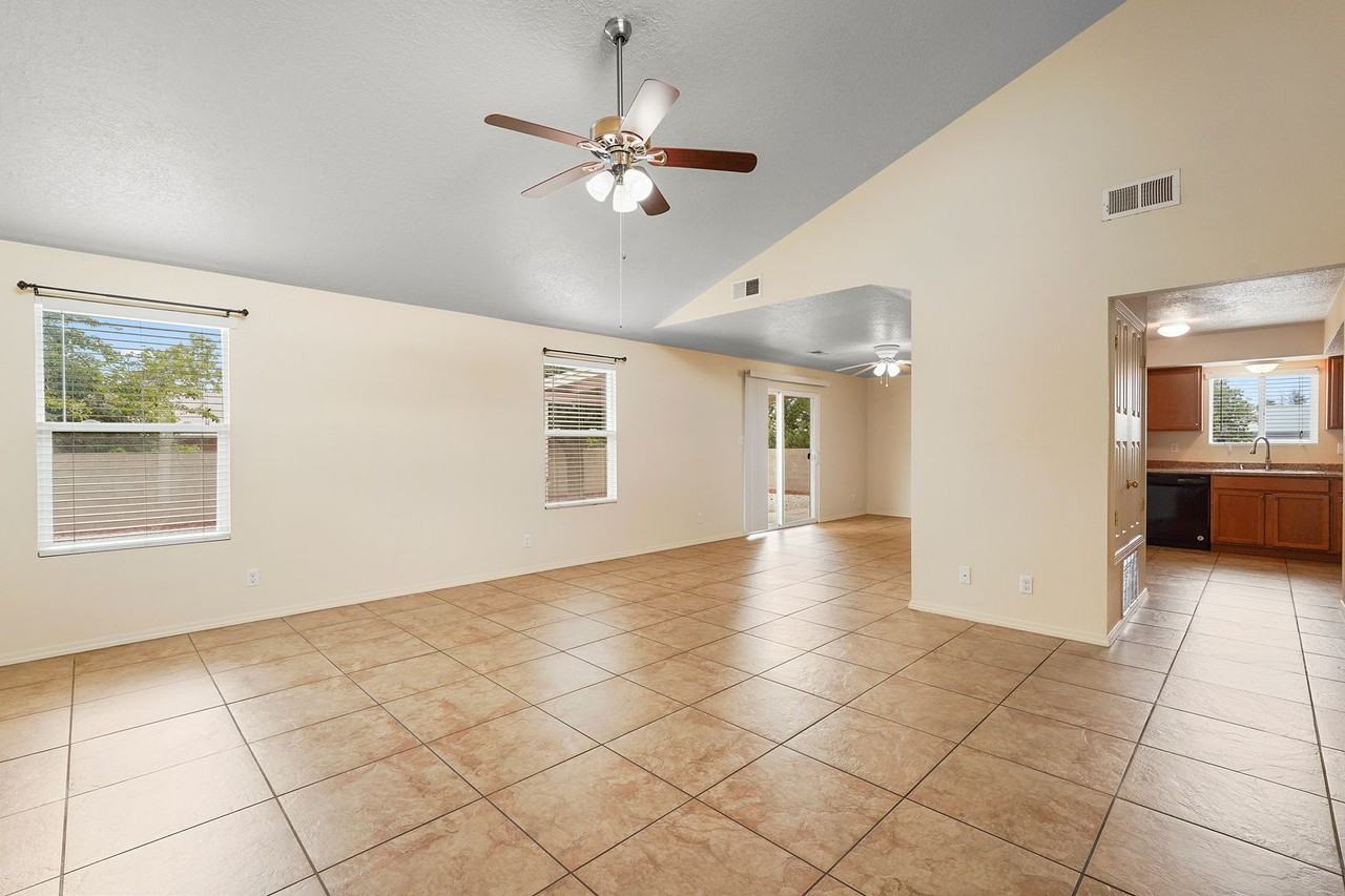 270 Littler Dr Se - Photo 5 of 27