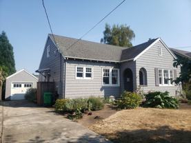 3144 Ne 26th Ave - Photo 1 of 1