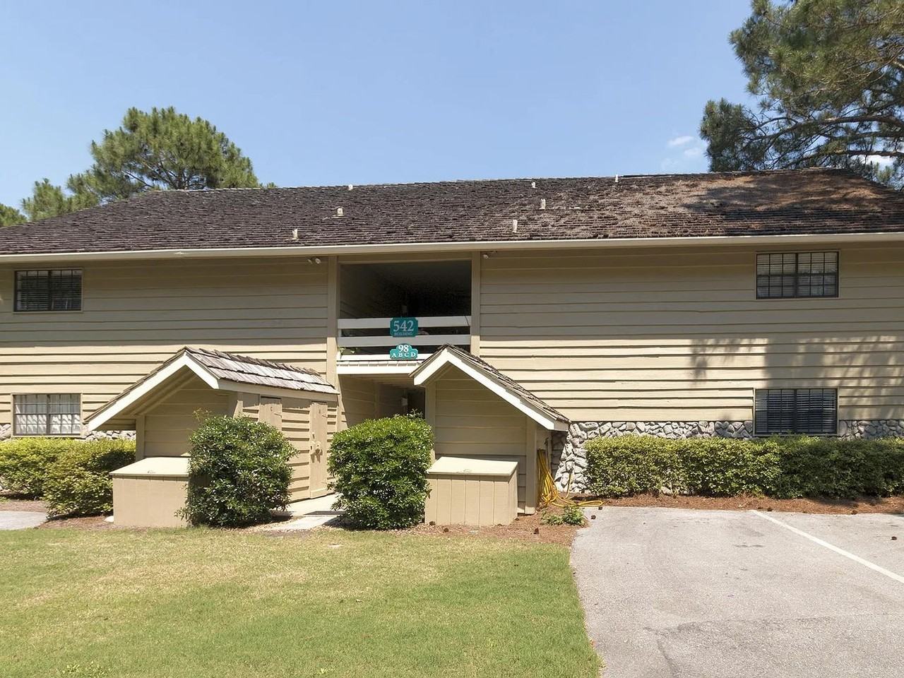 542 North Driftwood Bay - Photo 2 of 16