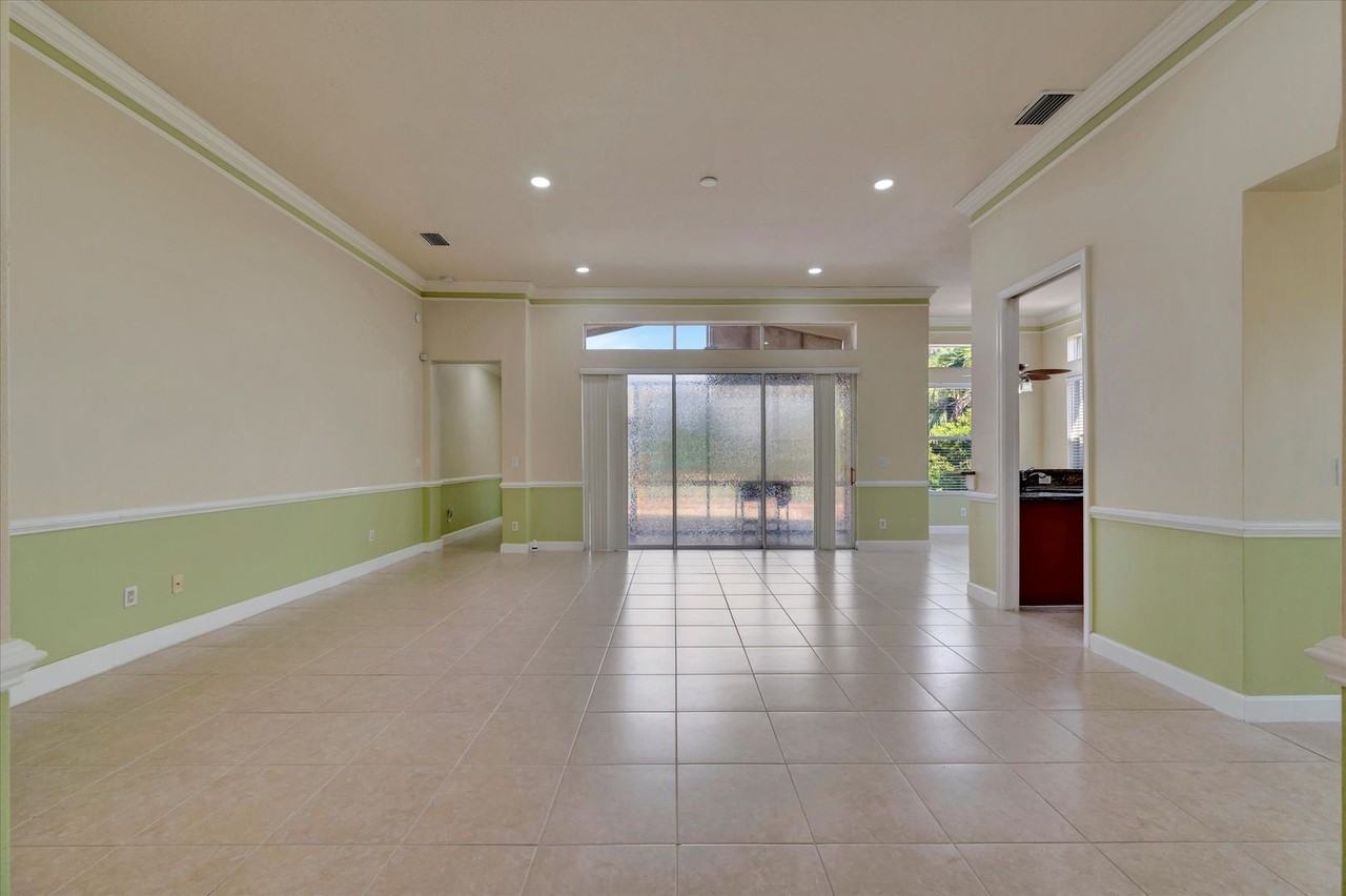 6507 37th Street East - Photo 2 of 24