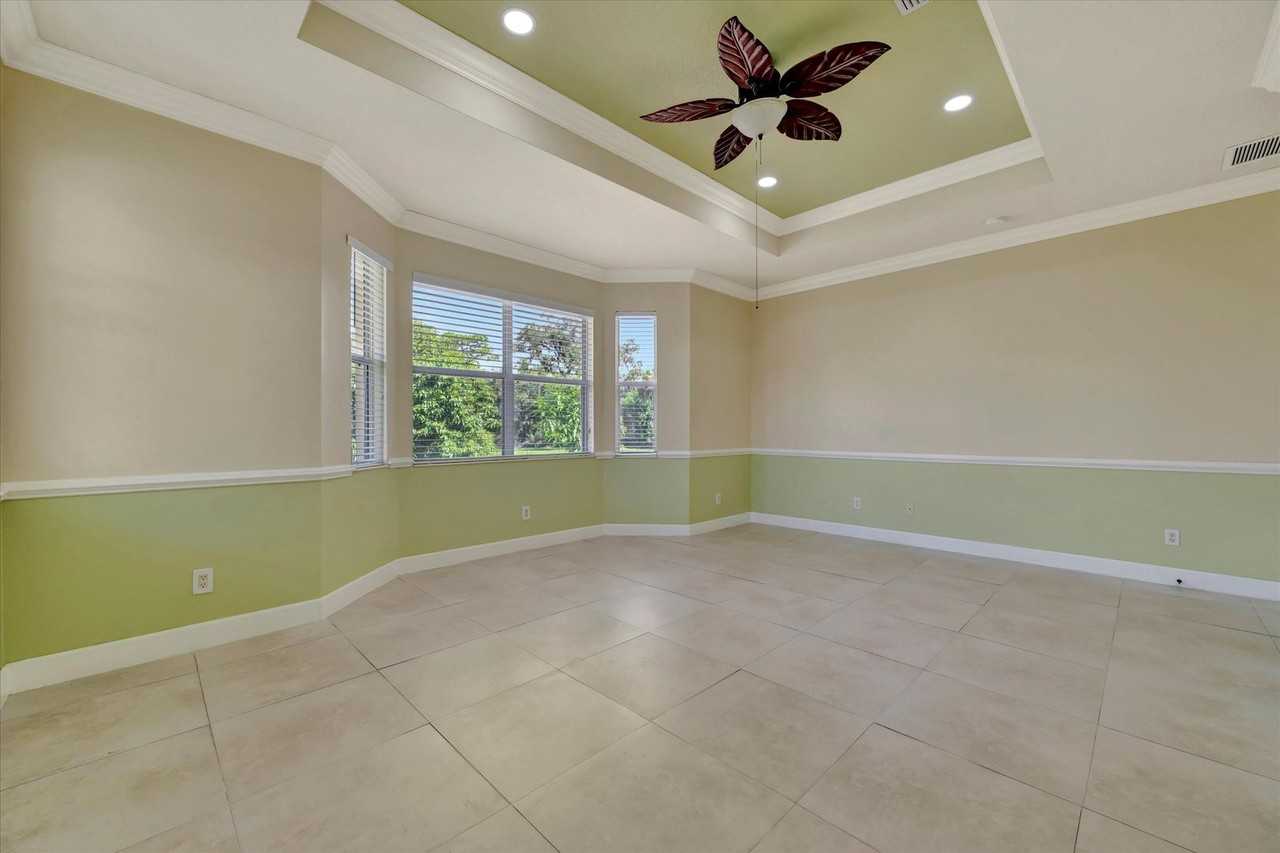 6507 37th Street East - Photo 7 of 24