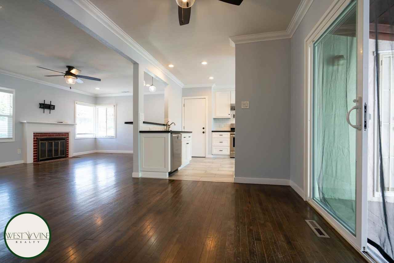 2019 Manchester Rd - Photo 4 of 17