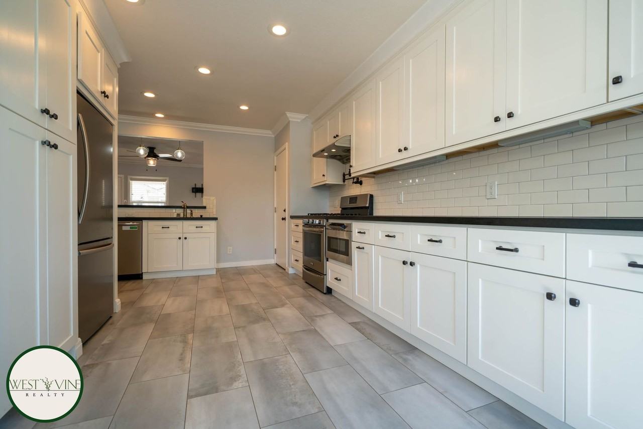 2019 Manchester Rd - Photo 7 of 17