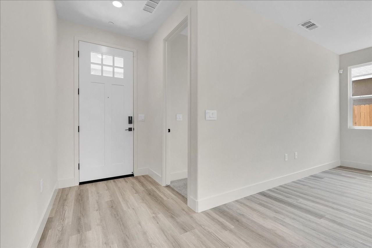 2339 N Julieann St - Photo 5 of 24