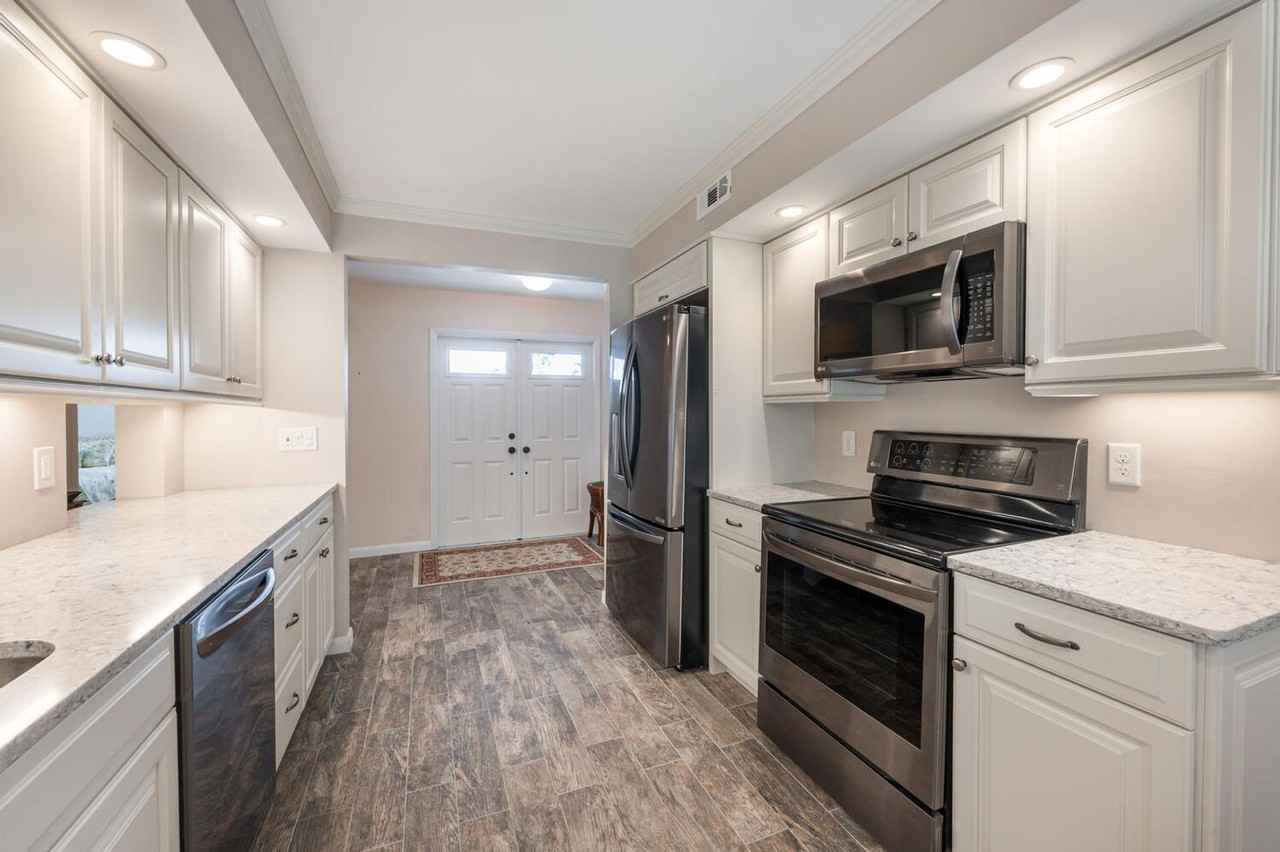 241 Palm River Blvd - Photo 2 of 27