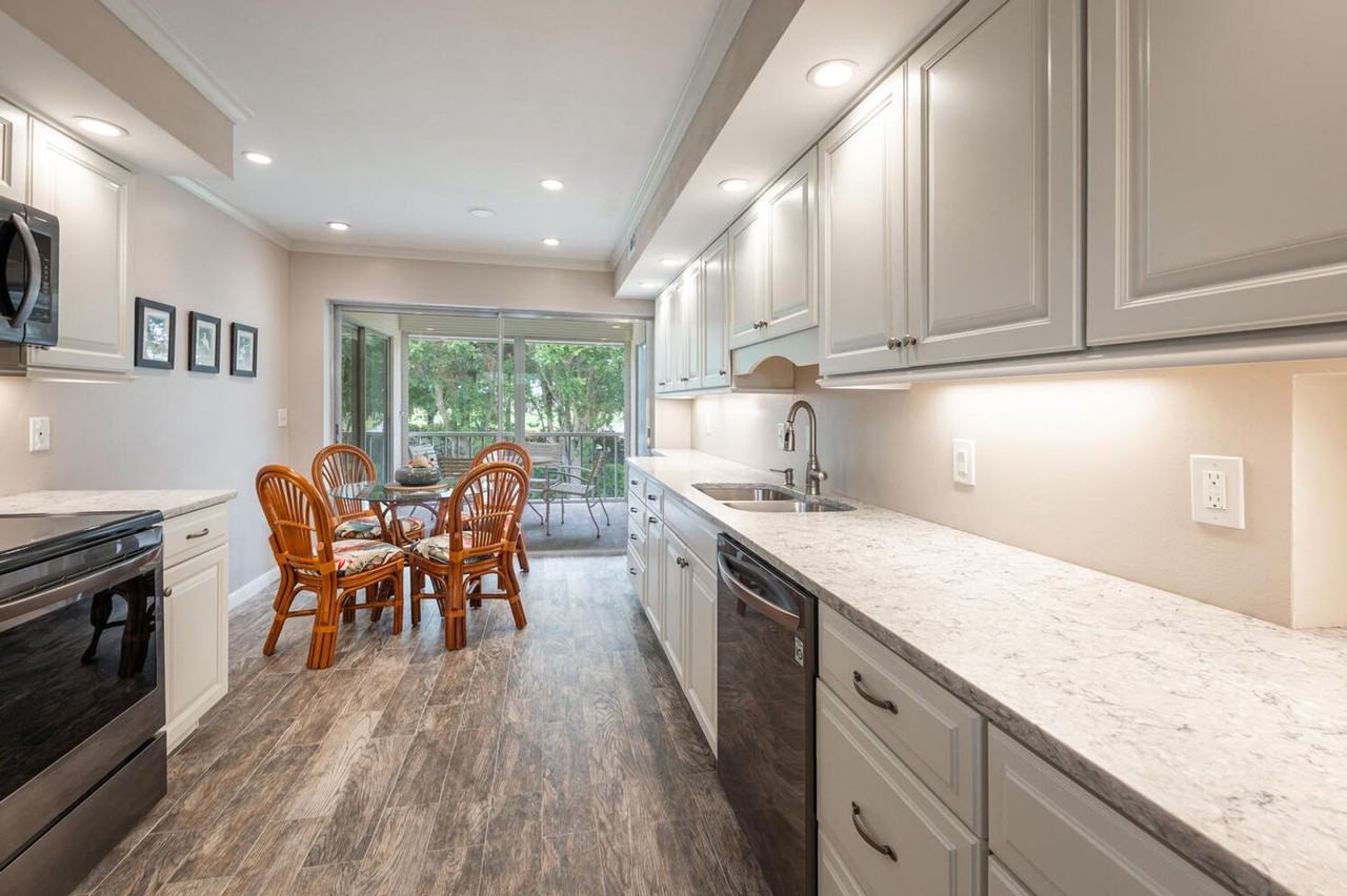 241 Palm River Blvd - Photo 4 of 27