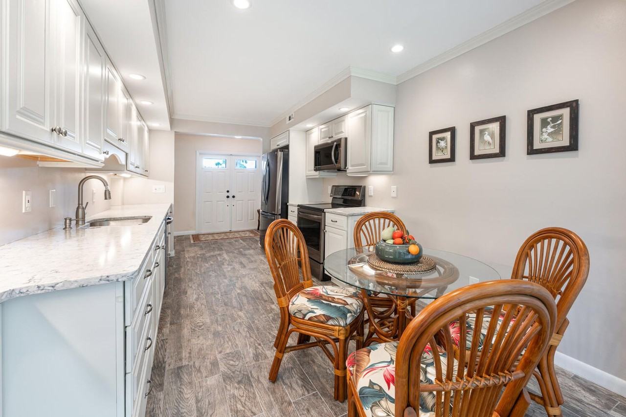 241 Palm River Blvd - Photo 6 of 27