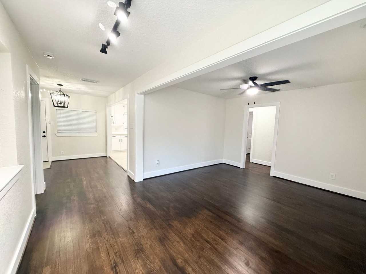 318 Caladium St - Photo 2 of 33