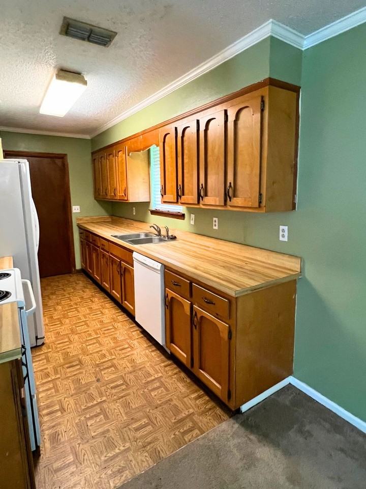233 Ridge Rd - Photo 6 of 18