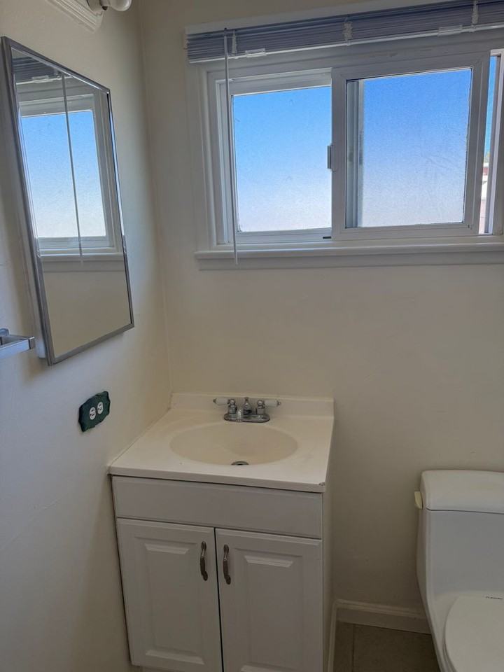 405 E Cook St #E - Photo 7 of 7