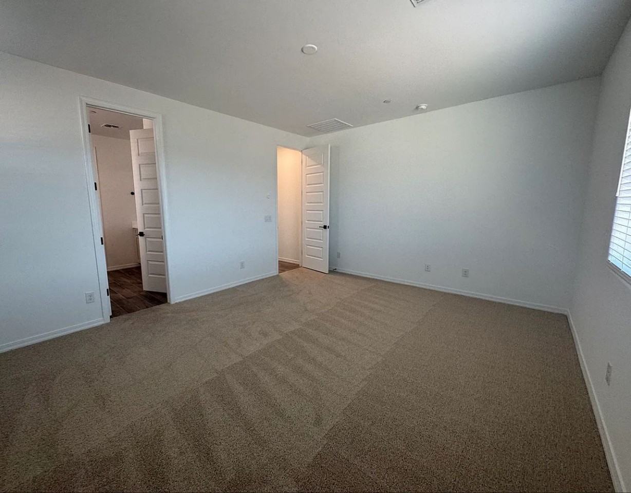 13319 W Eagle Feather Rd - Photo 5 of 10