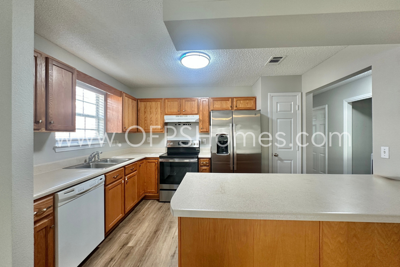 5593 Shadow Shore Pl - Photo 5 of 15