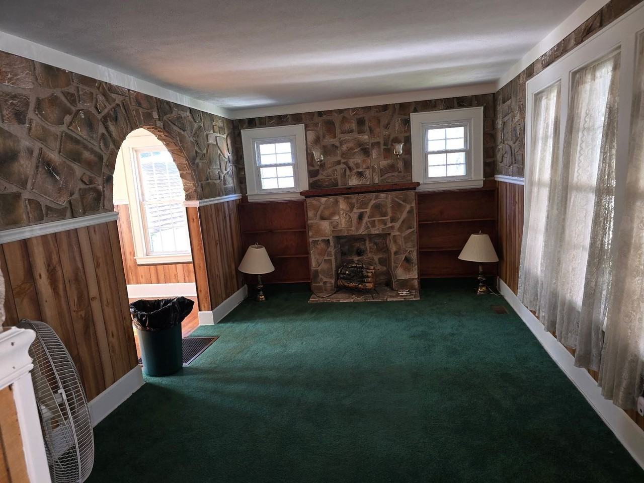 2118 Liberty St - Photo 3 of 10