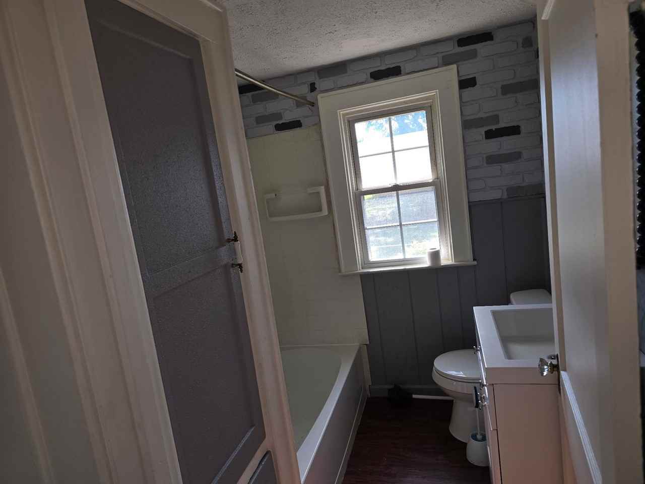 2118 Liberty St - Photo 6 of 10