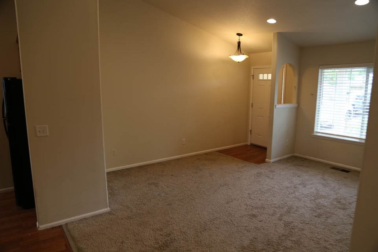 521 N 12th St - Photo 3 of 24