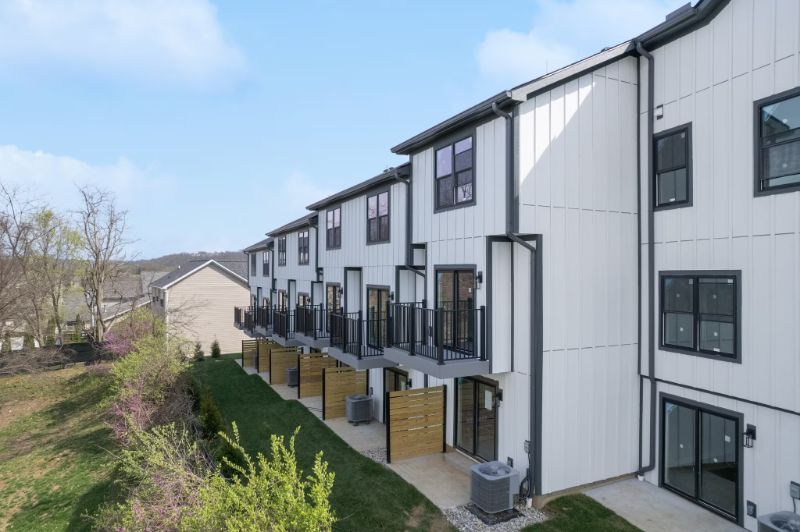 4486 Butterfield Pl - Photo 2 of 20